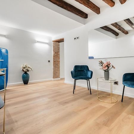 Piazza Indipendenza Loft & Rooms Palermo Eksteriør billede